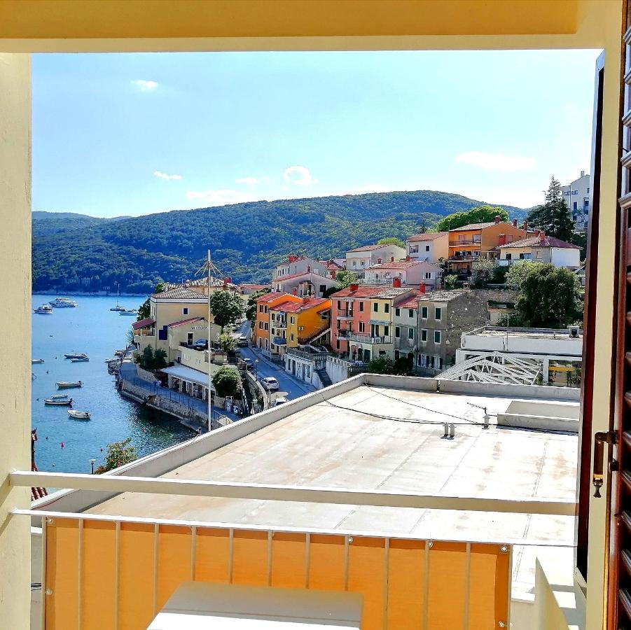 Studio Apartment Michelle - Intermezzo With Sea View Rabac Exterior foto