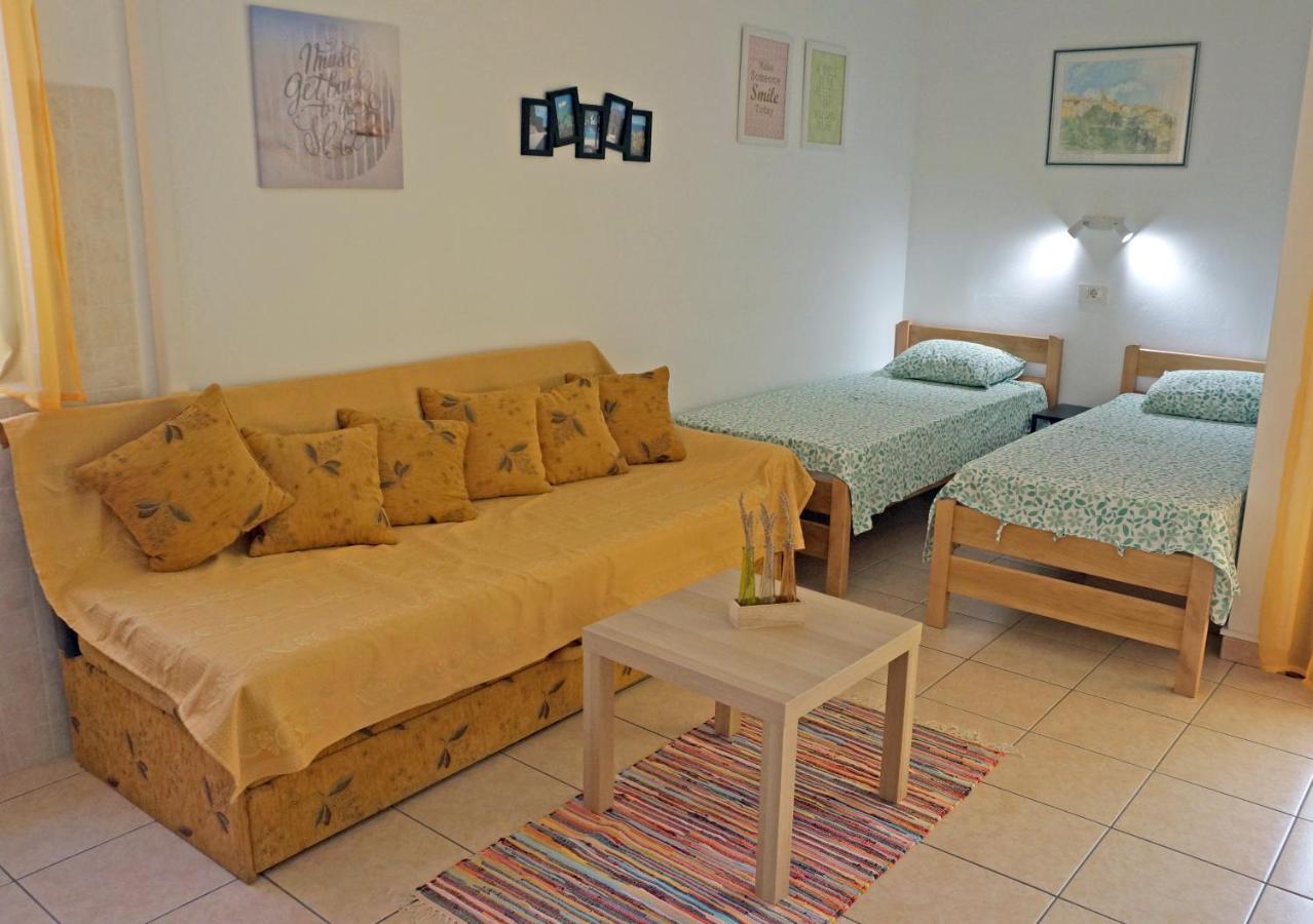 Studio Apartment Michelle - Intermezzo With Sea View Rabac Exterior foto